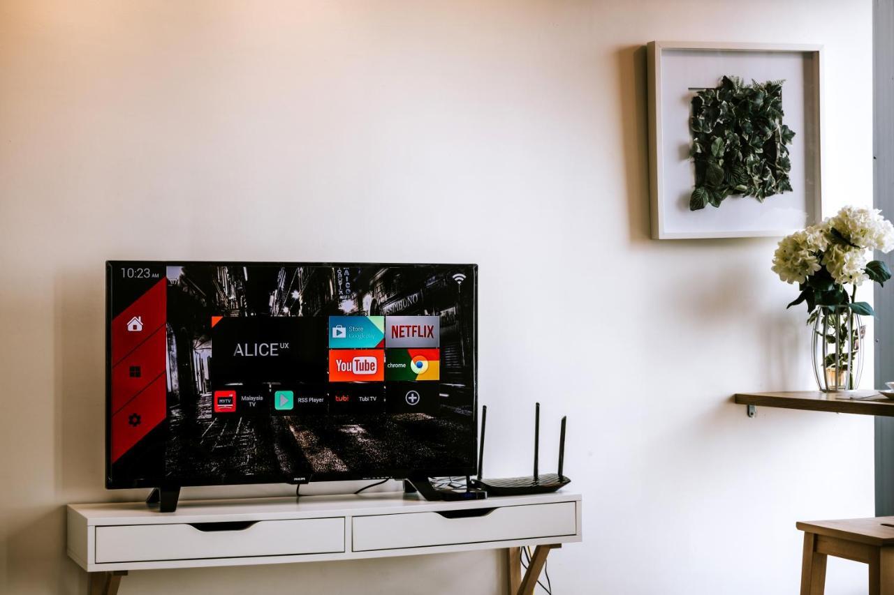 Muji Studio 2 - Seaview At 218 Tropicana Near Komtar Food Heaven With Netflix & Tv Box Джорджтаун Экстерьер фото